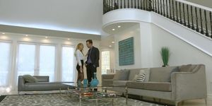 Real estate agent Natalia Starr wants to sell a house