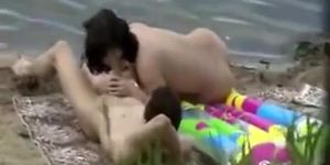 Voyeur stumbled on beach sex