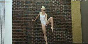 Hot teen girl does gymnastics naked Dora Tornaszkova (porn hot teen)