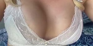 Horny Big Boobs Blonde Want To Squirt