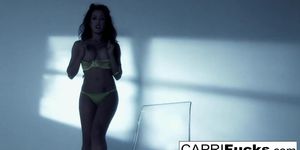 Capri Cavanni shows her athletic body!