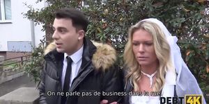 DEBT4k. Une chose douce devrait rendre beaucoup d'argent juste aprï¿½s le mariage