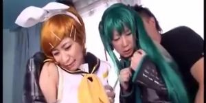 Hatsune Miku and Kagamine Rin cosplay xxx