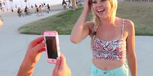 Skateboard Beach Babes Tara Morgan&comma; Mandy Armani (Casi James)