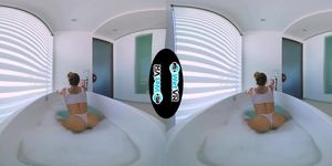 WETVR VR Bath Sex On A Sunny Day (Naomi Swann, Amanda Logue)