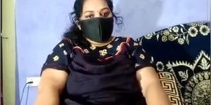 Desi Horny Kerala BBW wife does cam show with hubby