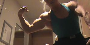 CB11?•_Oct16-08-New Perspective on Biceps (gym)