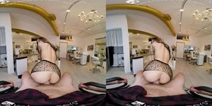 VR BANGERS Naughty Surprise From Hairderesser To Make Your Day Better VR Porn