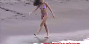 Hawaiian bikini girl on the beach masturbating (Keeani Lei)
