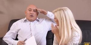 DADDY4K. The guy doesn't know all the tricks of sex, so the girl tries the stepfather