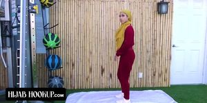 Hijab Hookup - Sexy Muslim Slut Pounds Her Personal Trainer When Her Husband Is Not Home