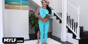 Fit And Thick Milf Alexa Payne Gets Her Hot Face Covered With Cum After Sweaty Workout - Mylf