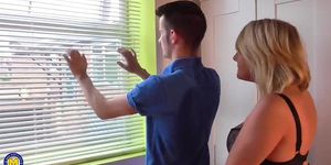 Busty mother pleasures a guy for fixing her shutters