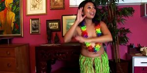 Horny Hawaiian MILF loves to hula dance and fuck her pussy (Lucky Starr)