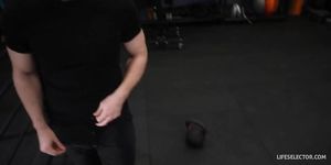 Two Gym Trainers Fuck One Hot Blonde • FULL VIDEO >> https://kyawmal.tech/5b4uh (Monika Fox)