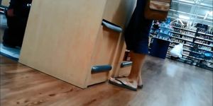 Candid feet soles (Caught by a milf)