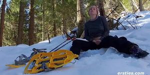 Ersties - Heiï¿½er Squirt mit Analplug abseits der Ski-Piste