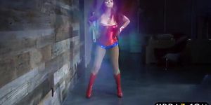 Wonder Woman hardcore anal fucked in a xxx parody video - by look at my as5 (Romi Rain)