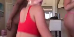 Sexy College Girls Shaking Ass
