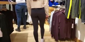 Candid Brunette Teen with Plump Bubble in Leggings