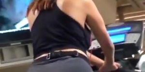 Perfect ass on her!! Booty meat vid #1