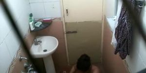 beena bhabhi from lucknow filmed during shower mms