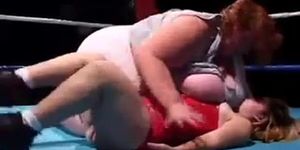 bbw wrestling with a midge