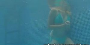 720p 20yr old in swimming pool
