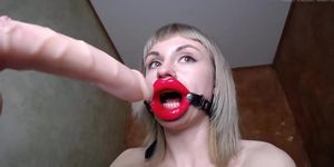 weird cam-slut deep troat