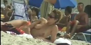 Voyeur hot girls at the beach