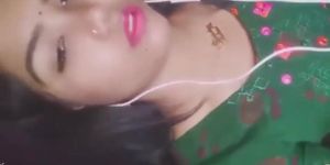 Bangladeshi sexy girl showing her tits on live video