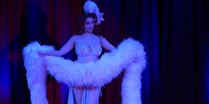 Minixie Mimieux  - On the Rocks - Burlesque