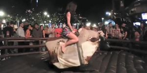 Unforgettable bull ride with a bootylicious lady