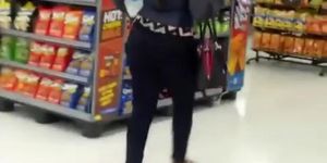 Big ass woman walking in the supermarket
