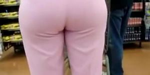 ASS WIFE IN THE MARKET 1