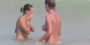 Topless - Bikini Beach HORNY Teens - Voyeur Beach Vide