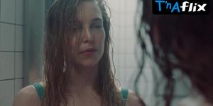 Sina Martens Lesbian Scene  in Die Toten Am Meer - Tod An Der Klippe