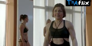 Claudia Schmutzler Bikini Scene  in Soko Leipzig