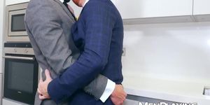 MEN PLAYING - Suited Johnny Viper mutually barebacks with ginger stud Leander