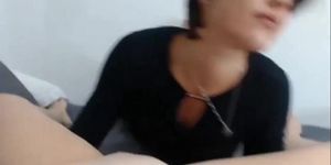 Lesbian eating nice pussy on webcam