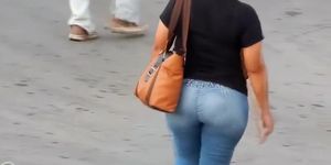 Mature bums can be so great!