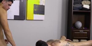 Str8 guy 1st time gay fucked on oiled massage by masseur