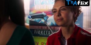 Dalia Yegavian Lesbian Scene  in Degrassi: Next Class (Ana Golja)