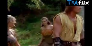 Cory Everson Breasts Scene  in Hercules: The Legendary Journeys