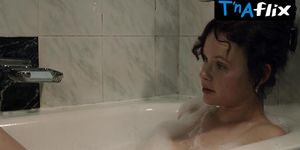 Thora Birch Sexy Scene  in Train