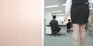 A Crazy Office Sex Adventure With Akari Amamiya