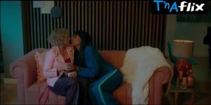 Cecilia Navia Lesbian Scene  in Cochina Envidia