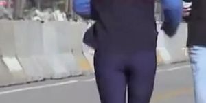 Candid street  video of the hot amateur runner 08q