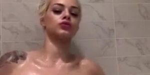 HOT BLONDE SHOWER SQUIRT (ONLYFANS)