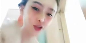 Bokep Indo Rintihan Mamih Herniya Kena Dildo Gerigi Besar